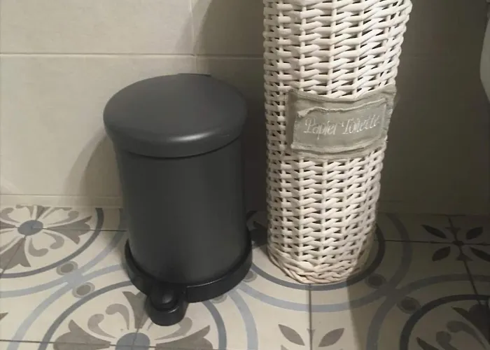Quiet 2br For 3, Pets Welcomed