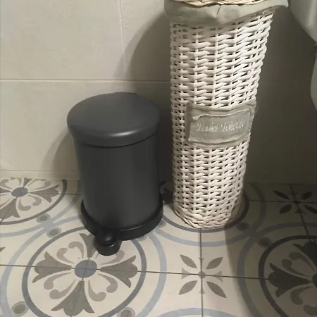 Quiet 2br For 3, Pets Welcomed